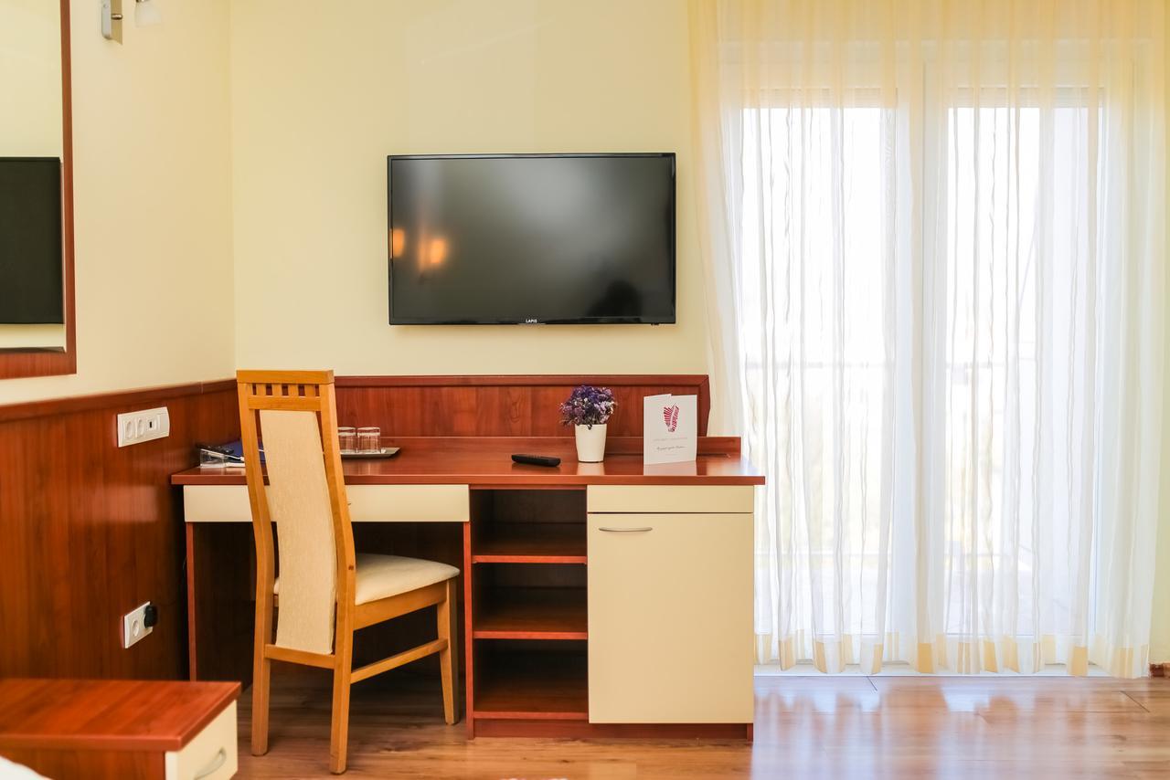 Hotel Merlot Opuzen  ภายนอก รูปภาพ