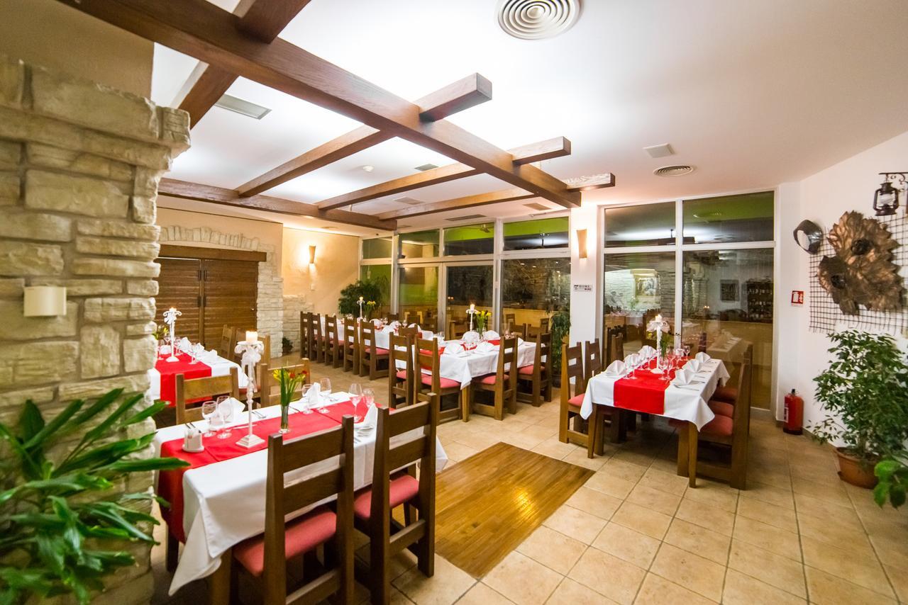 Hotel Merlot Opuzen  ภายนอก รูปภาพ