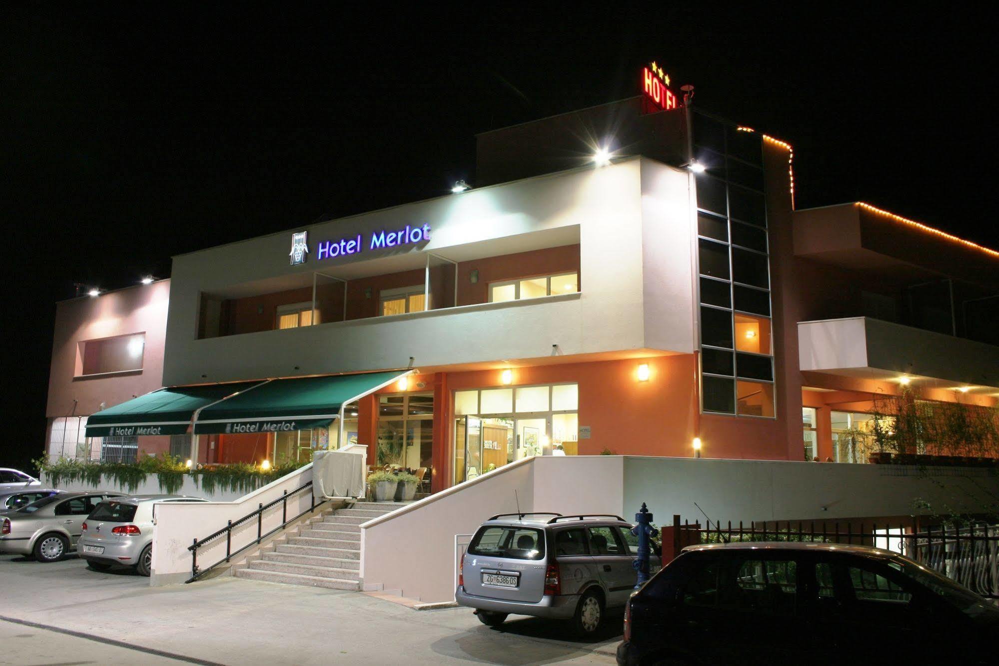 Hotel Merlot Opuzen  ภายนอก รูปภาพ