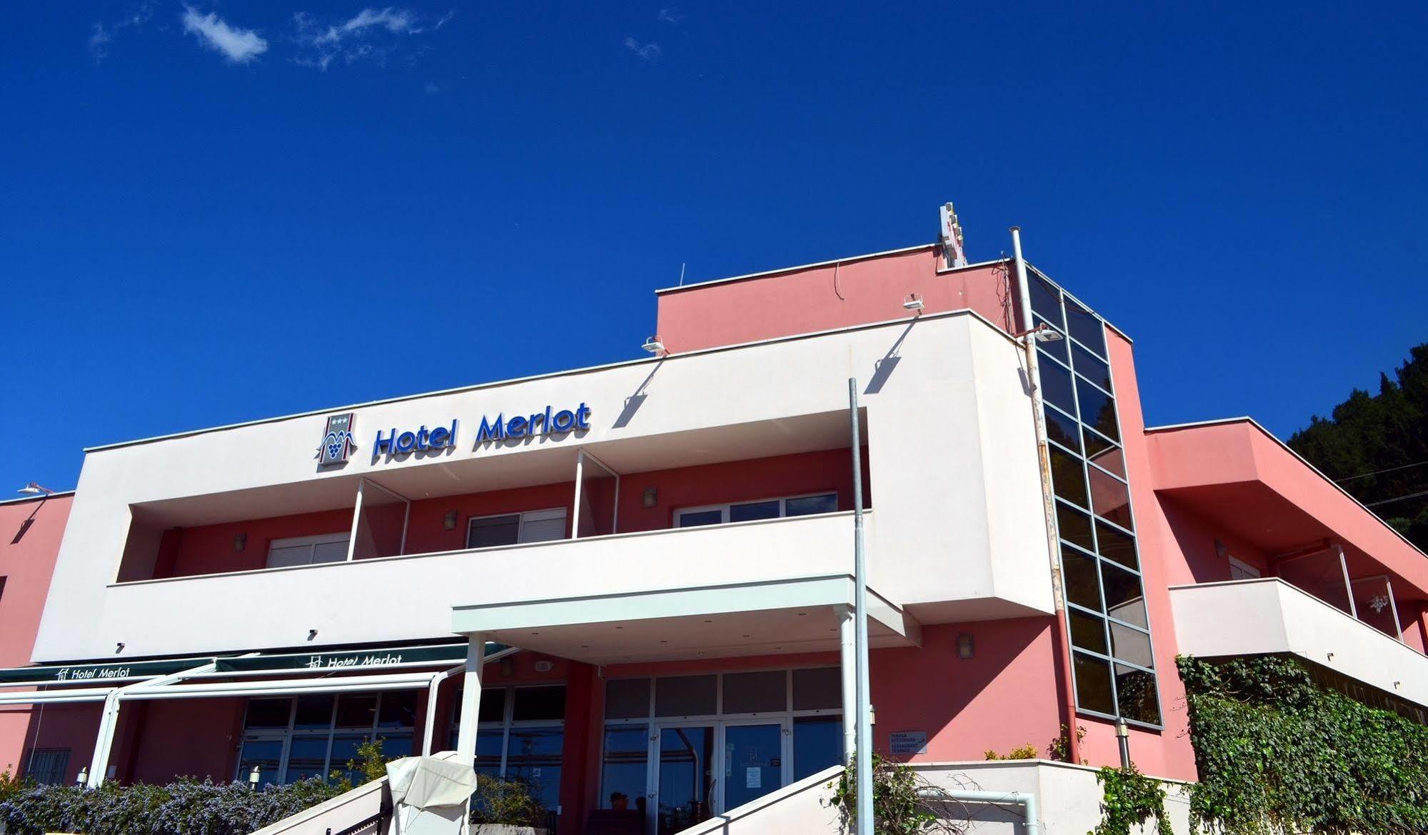 Hotel Merlot Opuzen  ภายนอก รูปภาพ