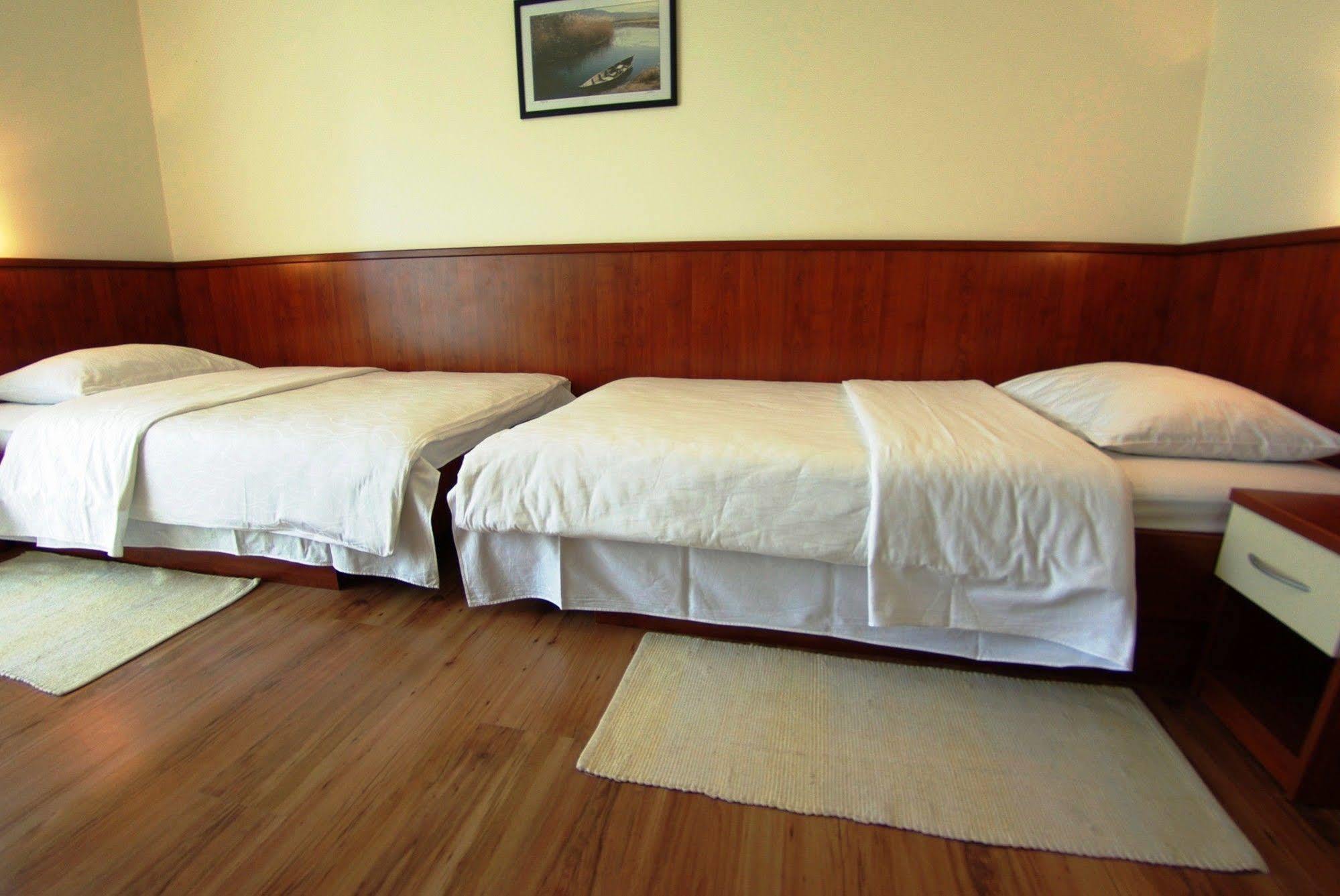 Hotel Merlot Opuzen  ภายนอก รูปภาพ